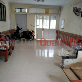 The owner rents out the house at Lane 649, Linh Nam Street, Hoang Mai Area 32m2x2.5 floors Price 6 million\/month _0