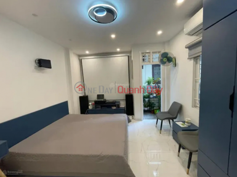 đ 10.5 Billion | Selling 4-storey house on Minh Khai street. Pine Lane, Business, Car sleeping in the house. 43m2 price 10.5 billion.