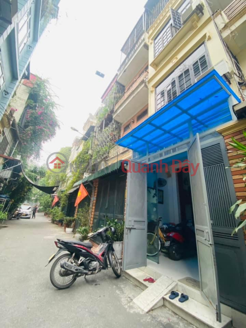 Need to sell Lang Yen townhouse quickly, owner built with passion and car at door price 5.8 billion _0