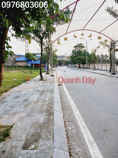 EXTREMELY RARE: WALKING STREET in front of Pho Yen old square, only 1 plot of land over 1000m2 full residential price _0