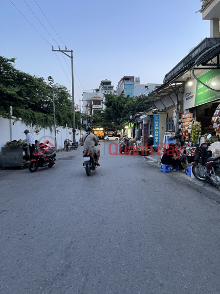 NHÀ NGUYỄN SƠN – KHU PHÂN LÔ, Ô TÔ VÀO NHÀ, KHU CÁN BỘ KHÔNG, DÂN TRÍ CAO, AN SINH ĐỈNH. Niêm yết bán