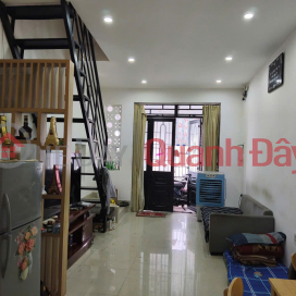 ► House on Le Duan alley, 40.8m2, 4m wide, wider at the back, 2 clean floors, 2 bedrooms, 2 bathrooms, slightly over 3 billion VND. _0