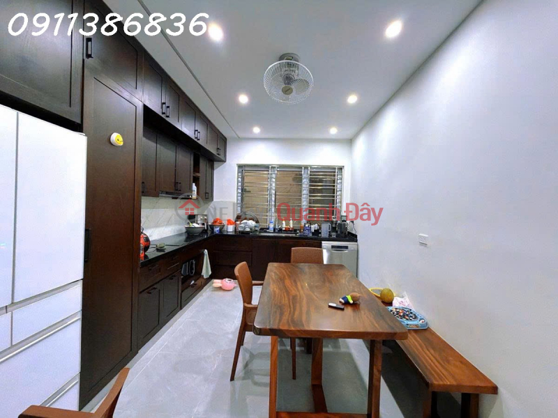 đ 14.5 Billion, Beautiful house in Xuan Thuy, 50m², 4 floors, near the main street, extremely beautiful interior, slightly over 14 billion VND.