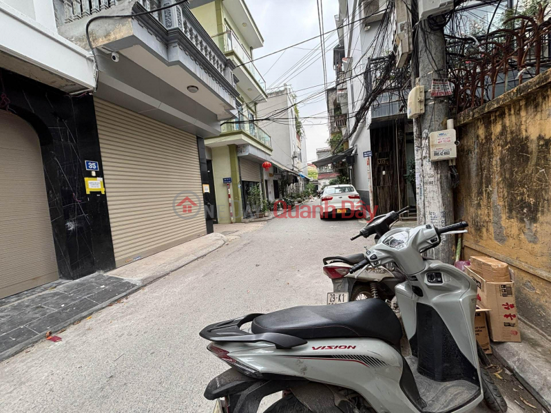 Beautiful house in Long Bien, 7 floors with elevator, car access, fully furnished. Sales Listings