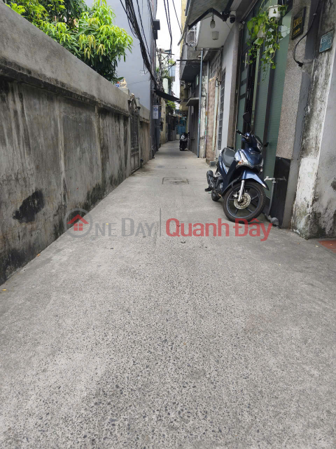 ► House on Le Duan alley, 40.8m2, 4m wide, wider at the back, 2 clean floors, 2 bedrooms, 2 bathrooms, slightly over 3 billion VND. _0