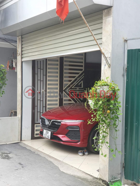 House for sale in Nguyen Phong Sac, garage, 2 cars can avoid, 30m to the street, office and spa business, 64m - 15.5 billion Sales Listings