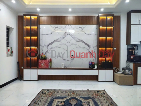 NHÀ MỚI 5 TẦNG BÁT KHỐI-LONG BIÊN 40m2 X 8.5 Tỷ. Ô TÔ ĐỖ CỬA-FULL NỘI THẤT. _0