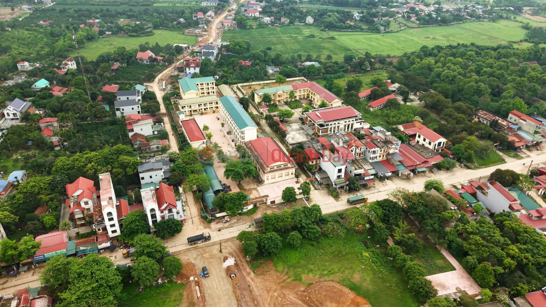 ONLY 6 PLOTS REMAINING! 3-row hillside town, 500 million VND, car access, close to industrial park, Utopia. Sales Listings