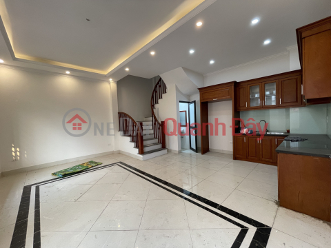 HOUSE FOR RENT , THACH Ban 50M2 * 4 storeys * DOORS CAR _0