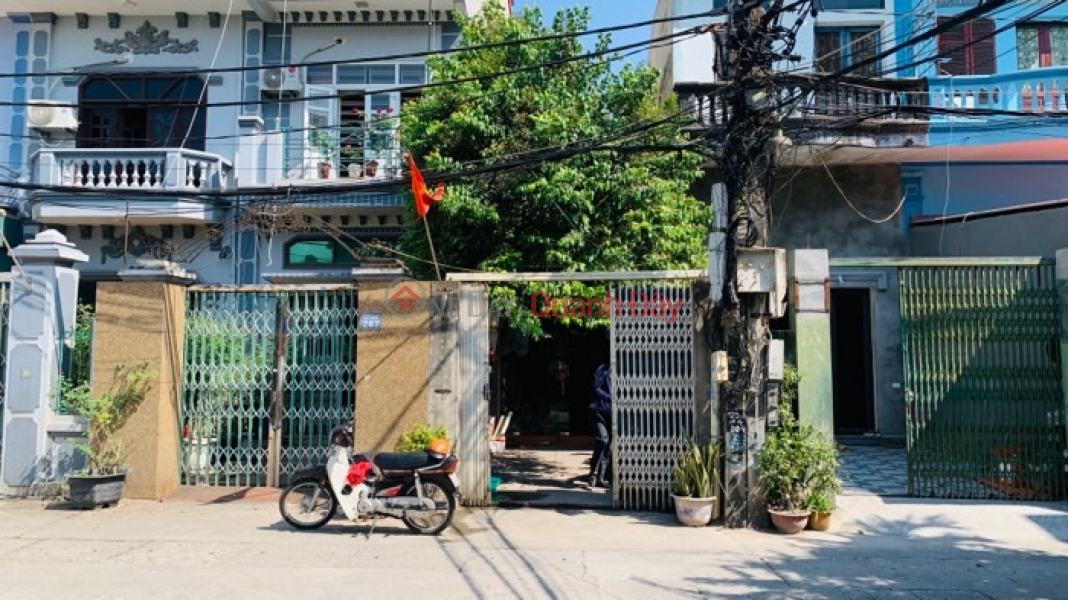 Land for sale in Dan Di, next to the party school, 3 cars, 90m, price 6.x billion Contact: 0936123469 Vietnam | Sales | đ 6.8 Billion