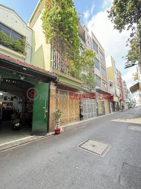 CAR ALLEY FOR BUSINESS, COMMUNICATIONS EVERYWHERE ON TRAN HUY LIEU STREET, PHU NHUAN _0