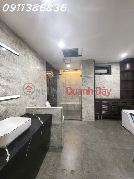 đ 44,5 tỷ, Ô tô tránh Kinh doanh Phân lô TRUNG KÍNH Nhà đẹp 72m 7T thang máy