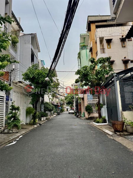 đ 8.6 Billion **3-storey house for sale on Ba Van street, ward 14, Tan Binh district; (5x13) from only 8 billion