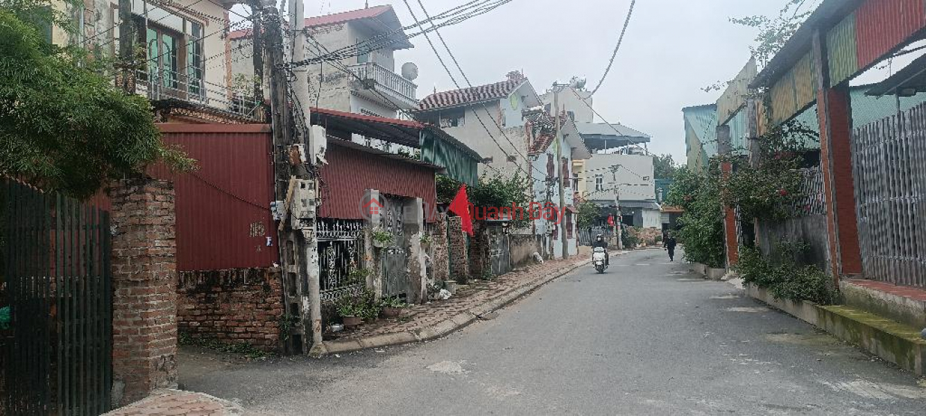 THE AREA HAS BEEN DEVELOPING AND IS PEAK IN SECURITY. AT VAN NOI, Area: 60M. MT WIDE. SUITABLE PRICE FOR INVESTMENT OR PUBLIC PRICE Sales Listings