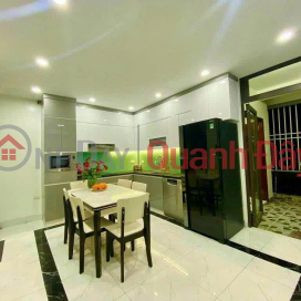 Cho thuê nhà Nguyễn Chính, vừa KD on kết hợp ở gđ, 5 tầng x 45m2, thang máy, 16 triệu/th _0