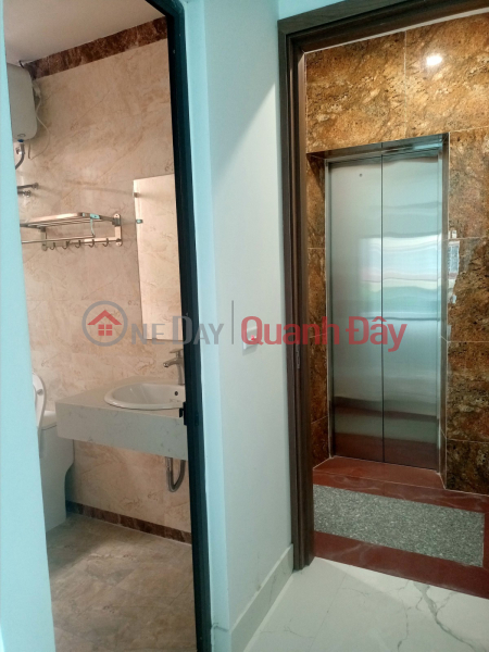 Urgent sale of Xuan La townhouse with elevator for Cars 55m 6Tg MT 4.2m Only 9.3 billion. Sales Listings