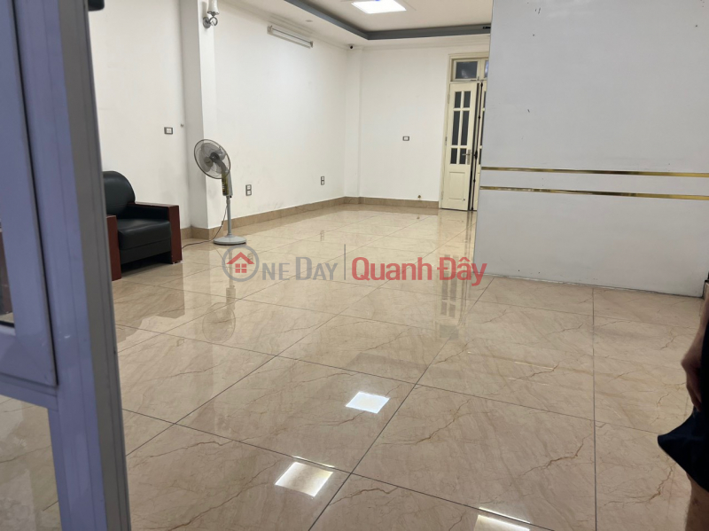 đ 125 Million/ month | FOR RENT ON DO QUANG STREET, RIGHT AT THE BEGINNING OF THE STREET, FOR CLEAN BUSINESS, OFFICE.