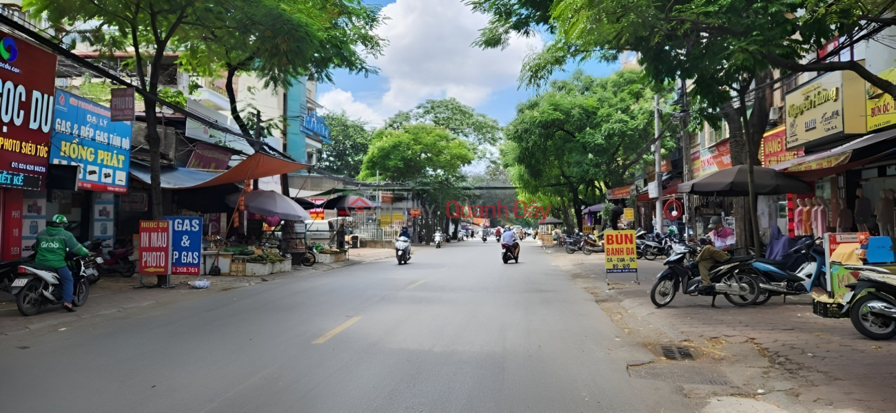 Corner plot with 3 open sides, Tran Cung street, 65m2 x 5m frontage, price only 12 billion VND. Sales Listings