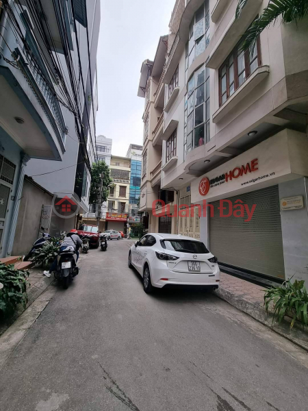 60m Front 5.5m Car Lot Avoid Stop Day and Night Center of Cau Giay District. Sidewalk Football Business Day Sales Listings