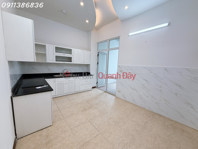 đ 8.5 Billion, HOT! D11 Building, Tran Thai Tong Street, 83m², 2 Bedrooms. Prime location, slightly over 8 billion VND. VIP location in Cau Giay District.