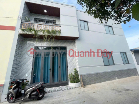 Bán nhà lầu mới đẹp, KP9 Tân Phong, gần chợ 26, đường oto chỉ 2 tỷ 650 _0