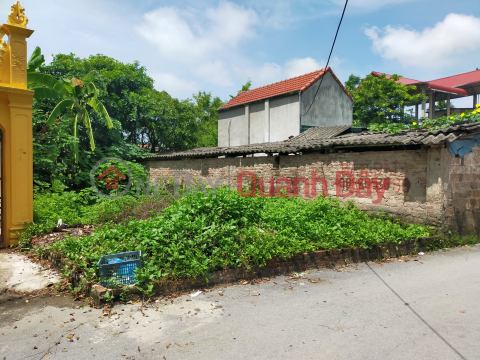 The owner sold a 34 square meter plot of land in Dong Mai, with a car at the door, priced at 1.8 billion _0