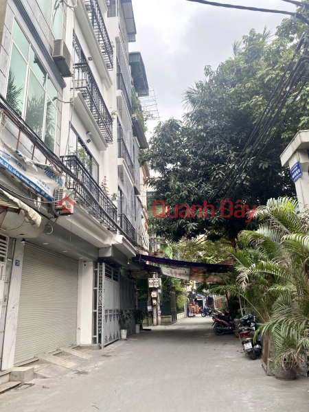 Selling Truong Dinh townhouse, 38m x 4 floors, 4 billion, parking car Sales Listings