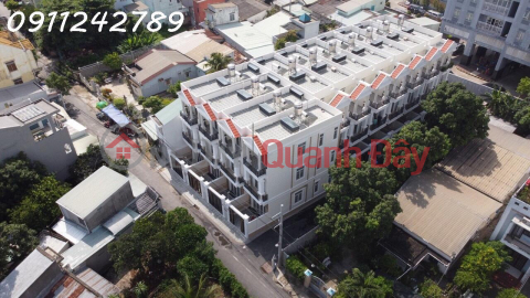 3-STORY HOUSE, 3 BEDROOM, 4WC WINDOW COMPLETED, 24\/7 CAR PARKING IN THU DUC CENTER, VERY CHEAP PRICE - URGENTLY 0911 242 _0