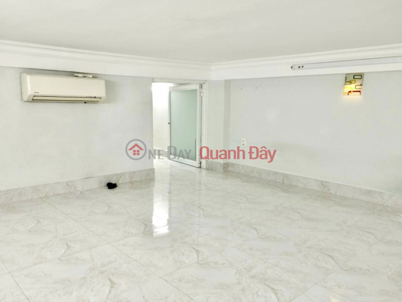 đ 11 Million/ month | SHOP HOUSE Tan Binh ground floor for rent - Rental price 11 million\\/month near Au Co intersection