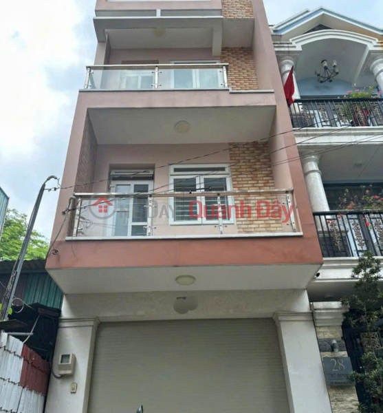 4-STOREY HOUSE FOR SALE (4BR\\/5BATH) IN HIGH-CLASS RESIDENTIAL AREA, SHR PRICE IS NEGOTIABLE Sales Listings