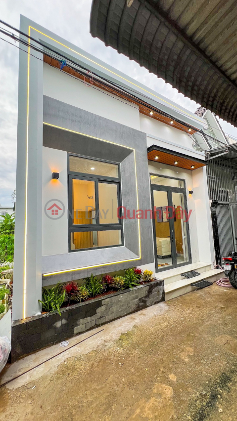 26 - HOUSE FOR SALE ON THE MAIN STREET IN ALLEY 120 Hoang Quoc Viet _0